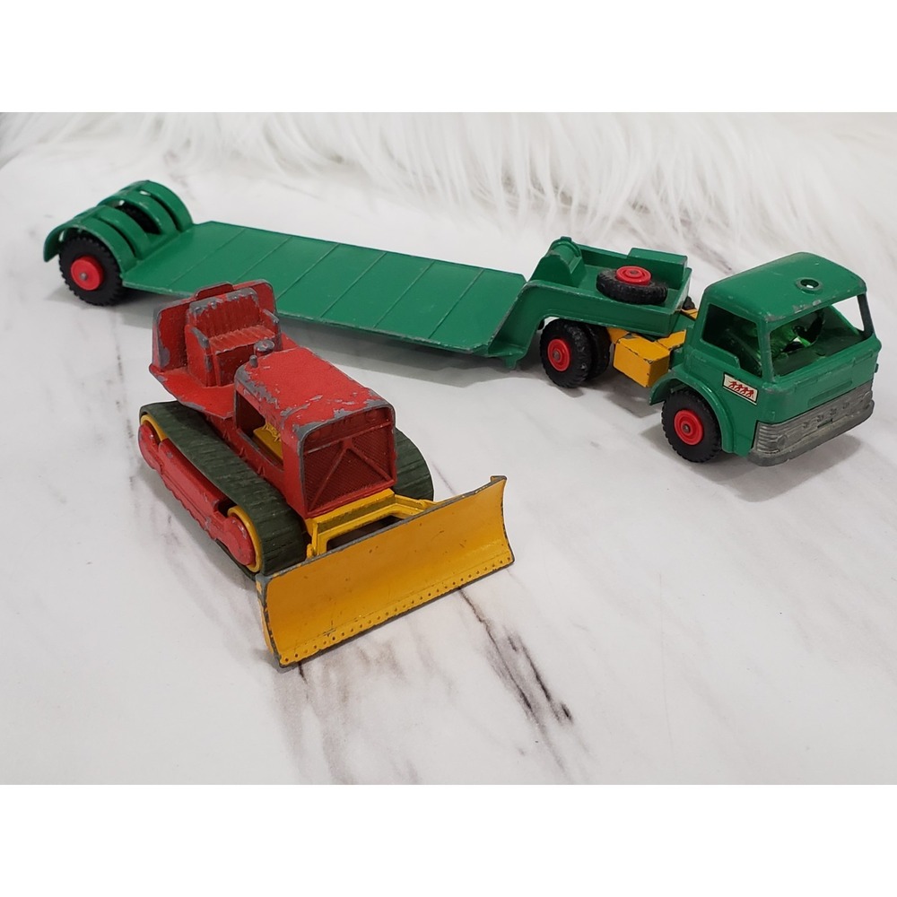 MATCHBOX KING SIZE K-17 DYSON LOW LOADER W. CASE BULLDOZER FORD TRACTOR TRAILER